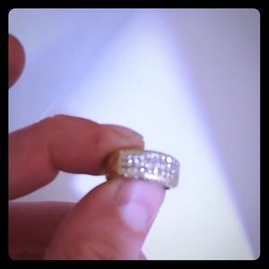 18K and over 50 diamonds 2 C / t ring